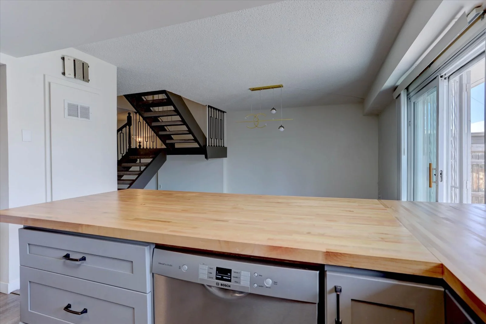 11-815 S Youngfiled Court-12.jpg
