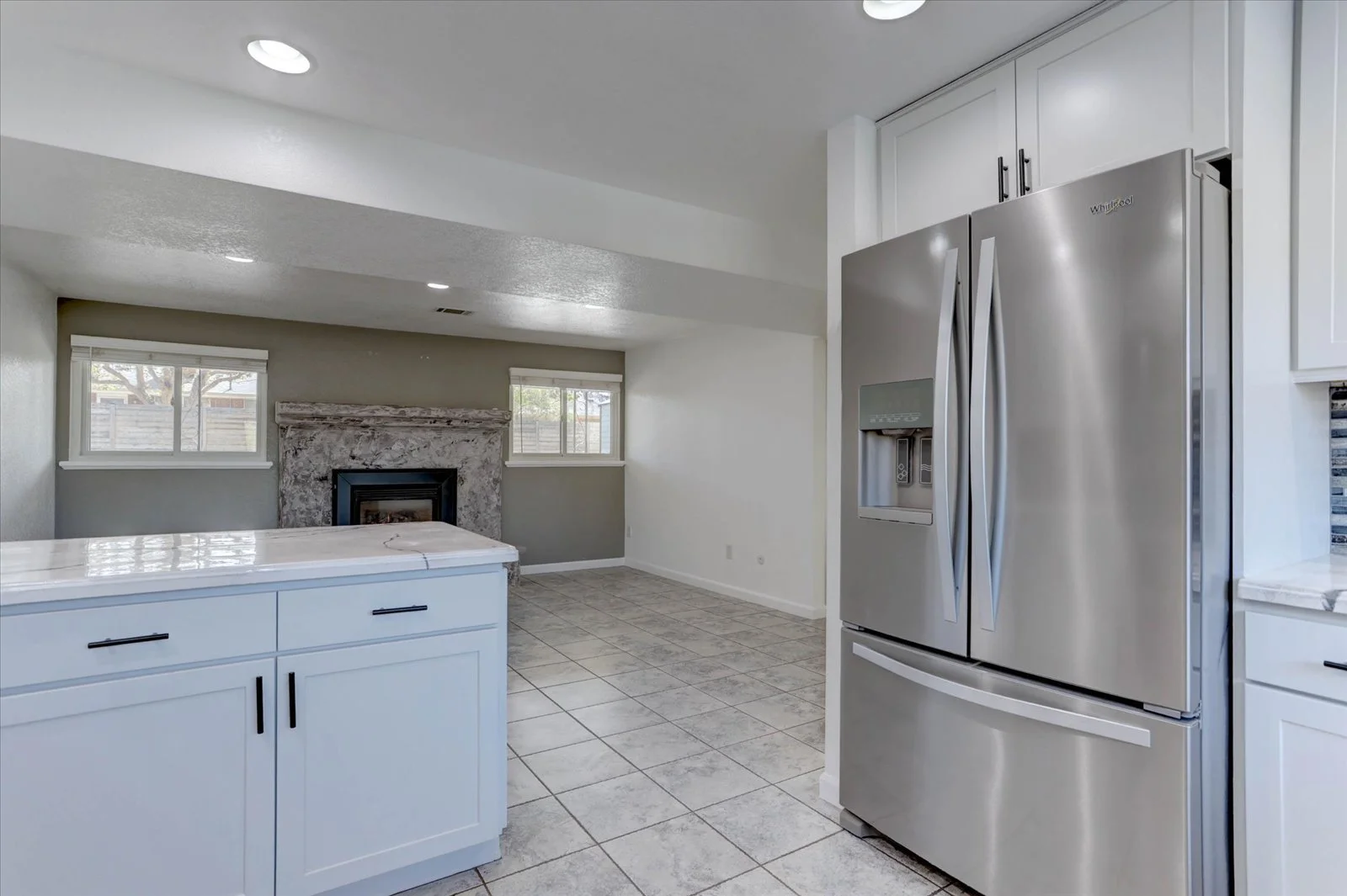 14-1292 S Vance Street-14.jpg