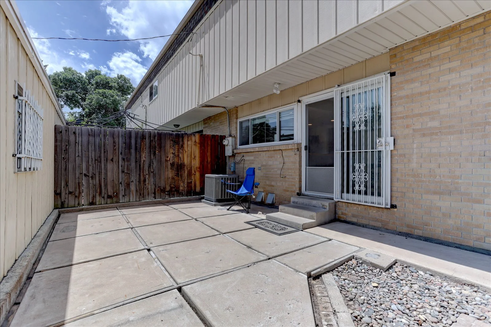 25-815 S Youngfiled Court-26.jpg