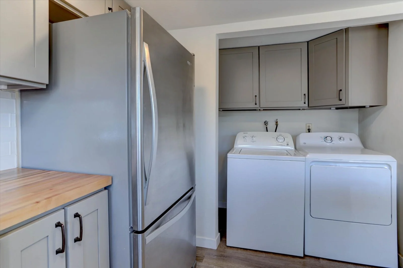 10-815 S Youngfiled Court-11.jpg