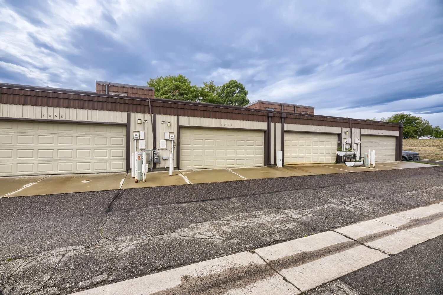 1862 S Hoyt Street - Web Quality - 016 - 16 Garage.jpg