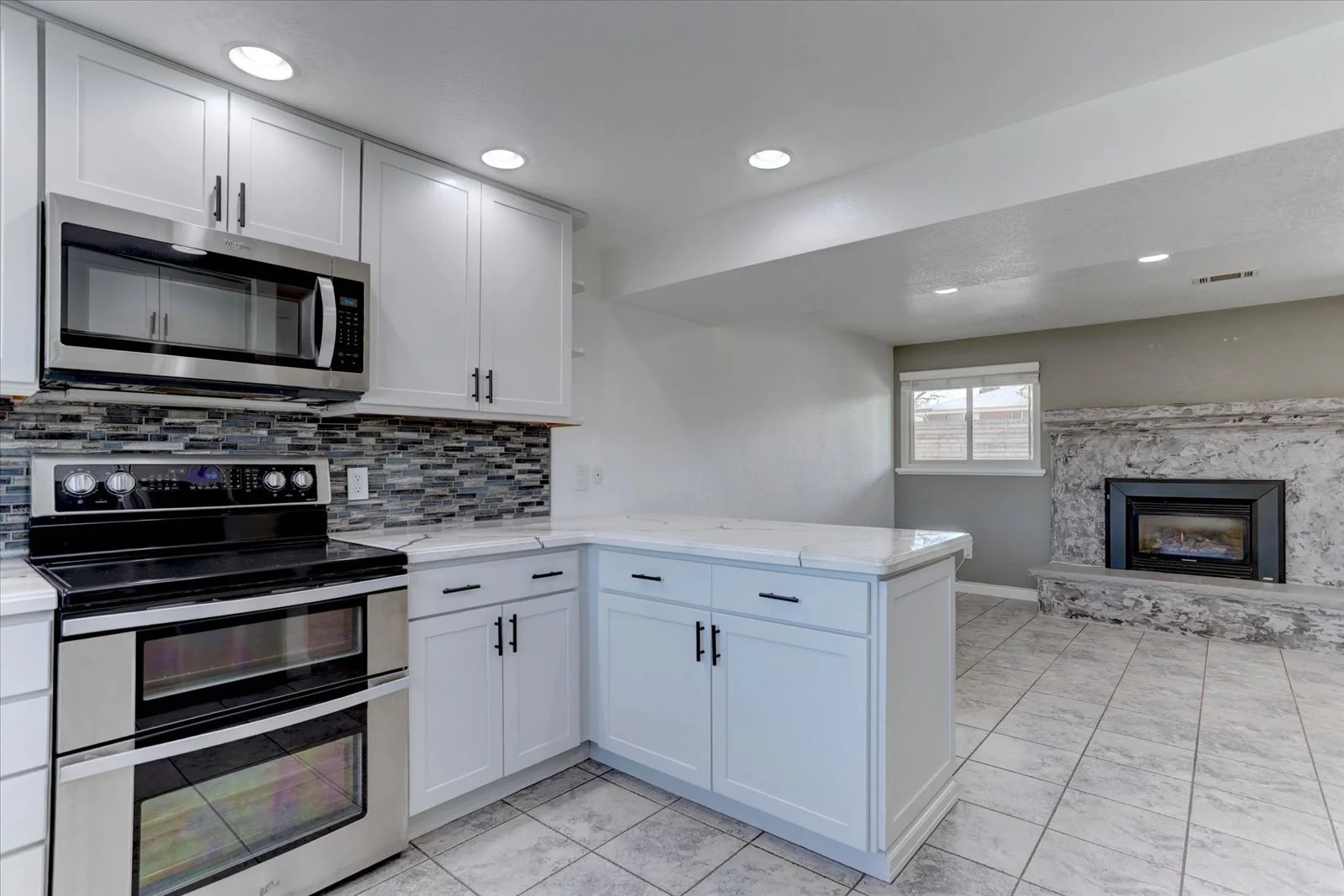 16-1292 S Vance Street-16.jpg