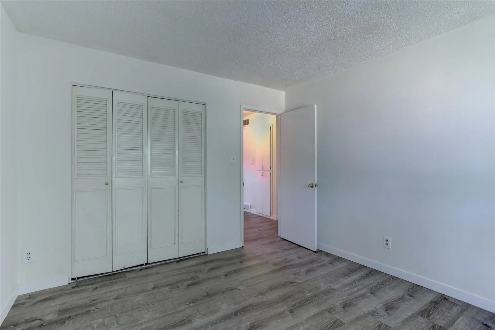 20-815 S Youngfiled Court-21.jpg