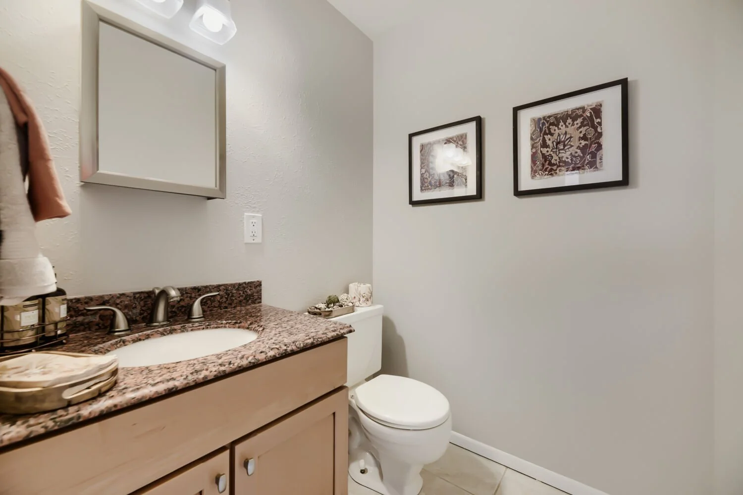 1862 S Hoyt Street - Web Quality - 008 - 08 Powder Room.jpg