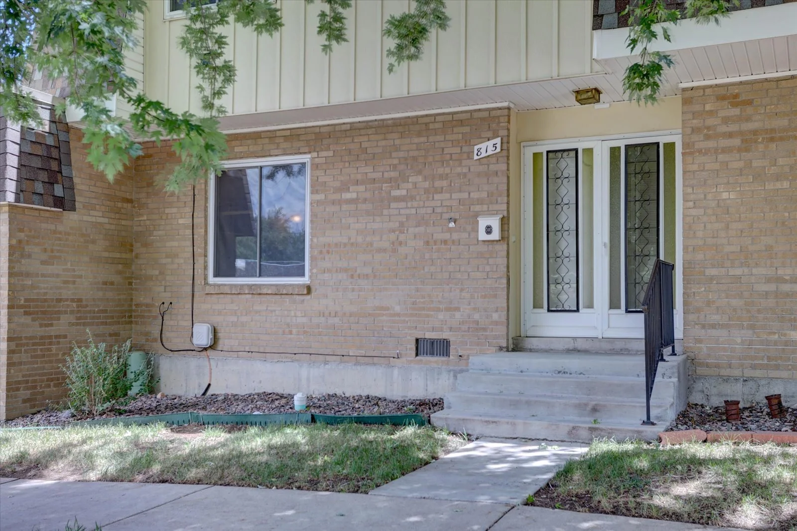 02-815 S Youngfiled Court-3.jpg