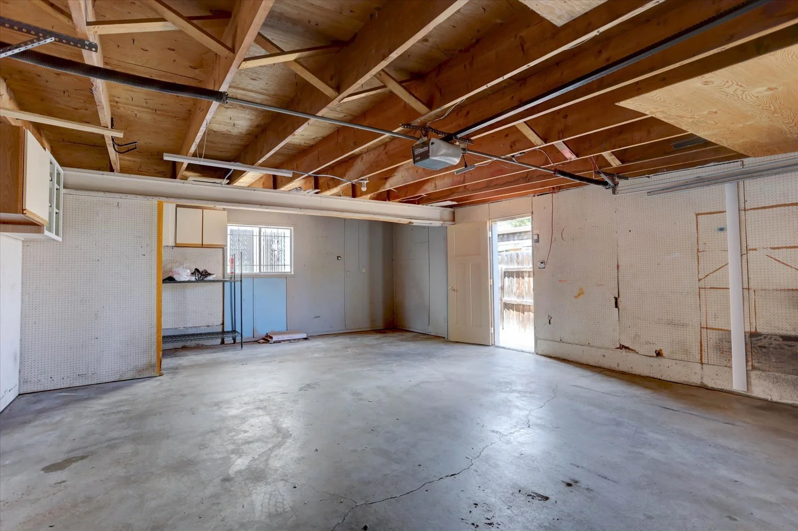 27-815 S Youngfiled Court-27.jpg