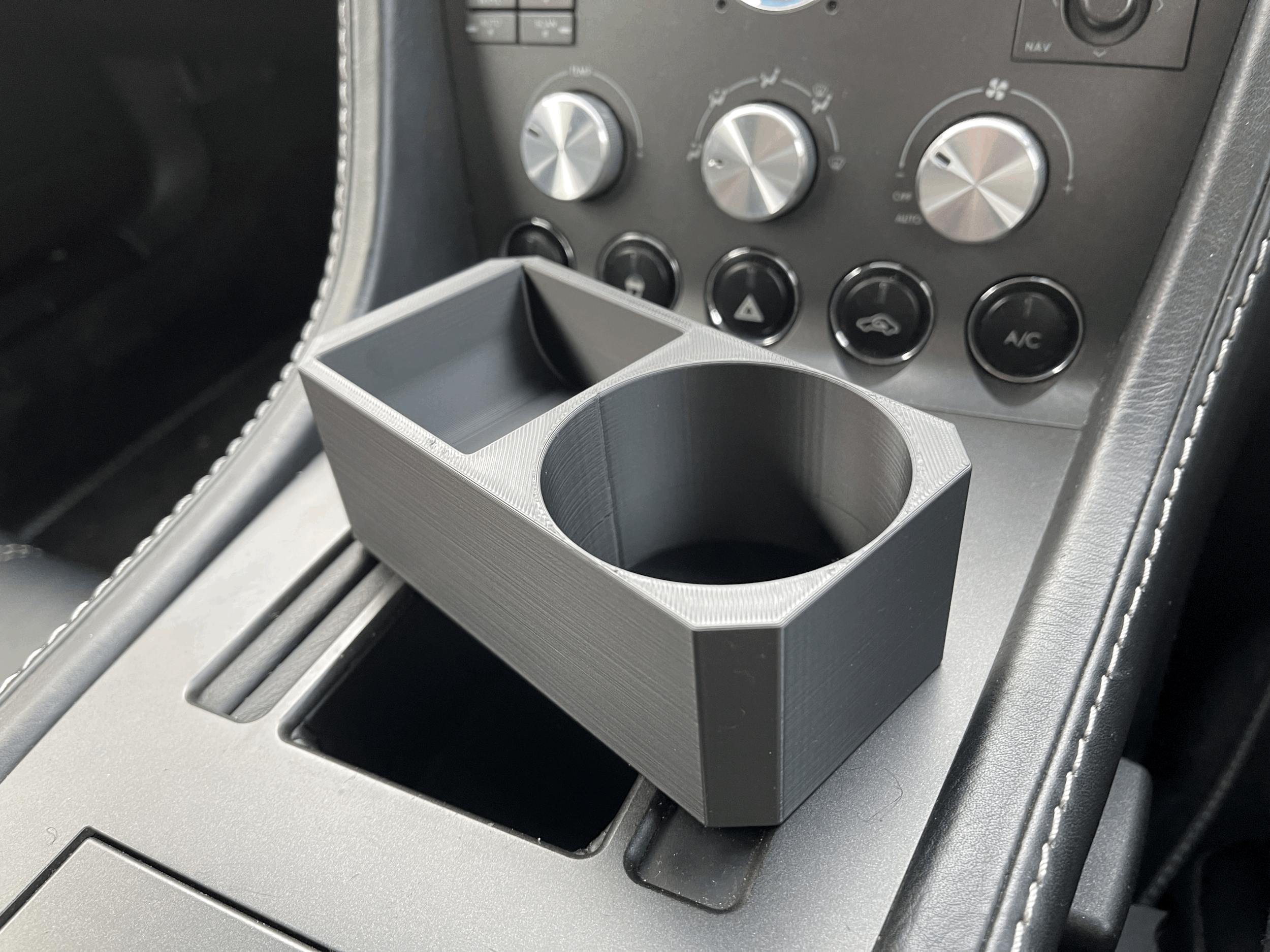 Aston Martin DB9 Cup Holder 1