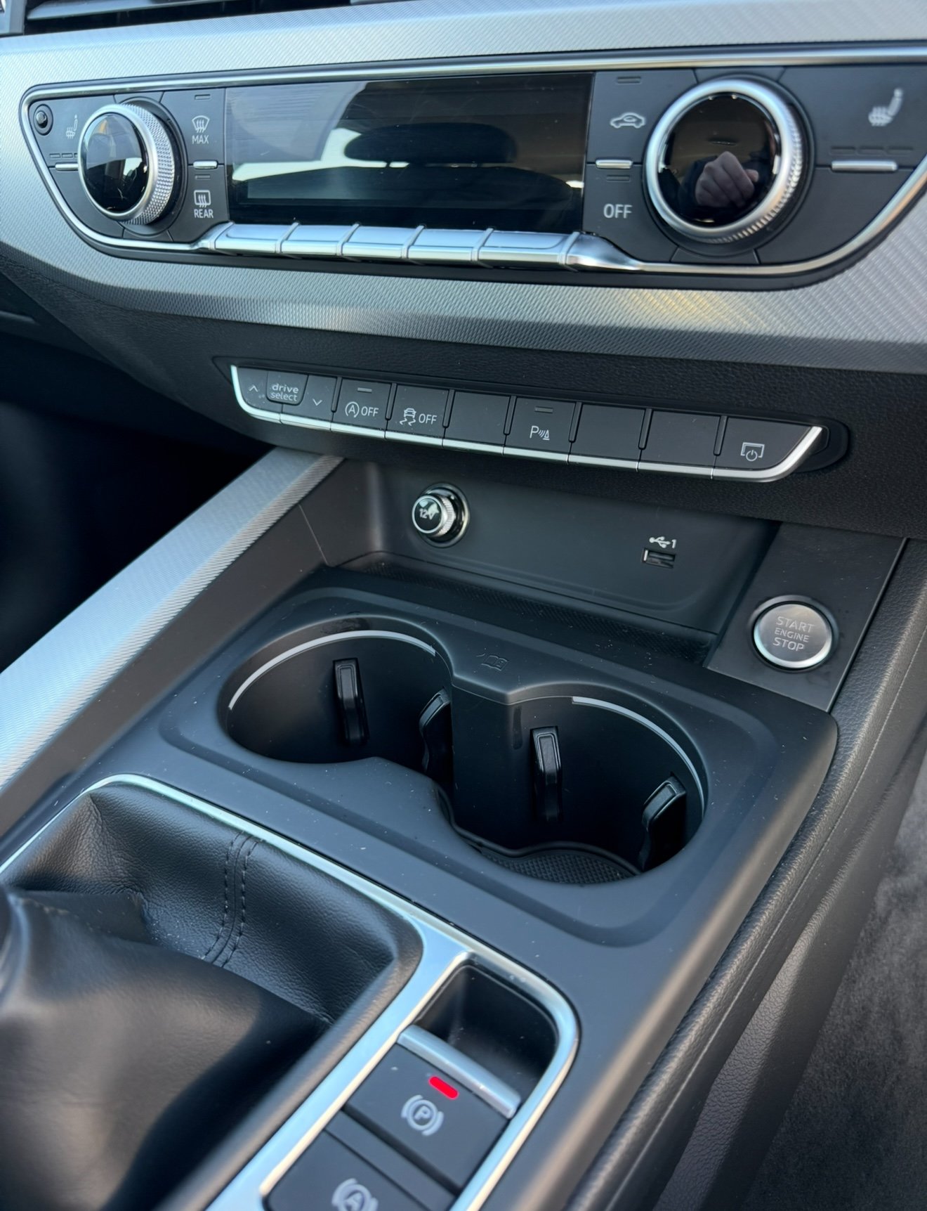 Audi A4/A5 Phone Holder 4