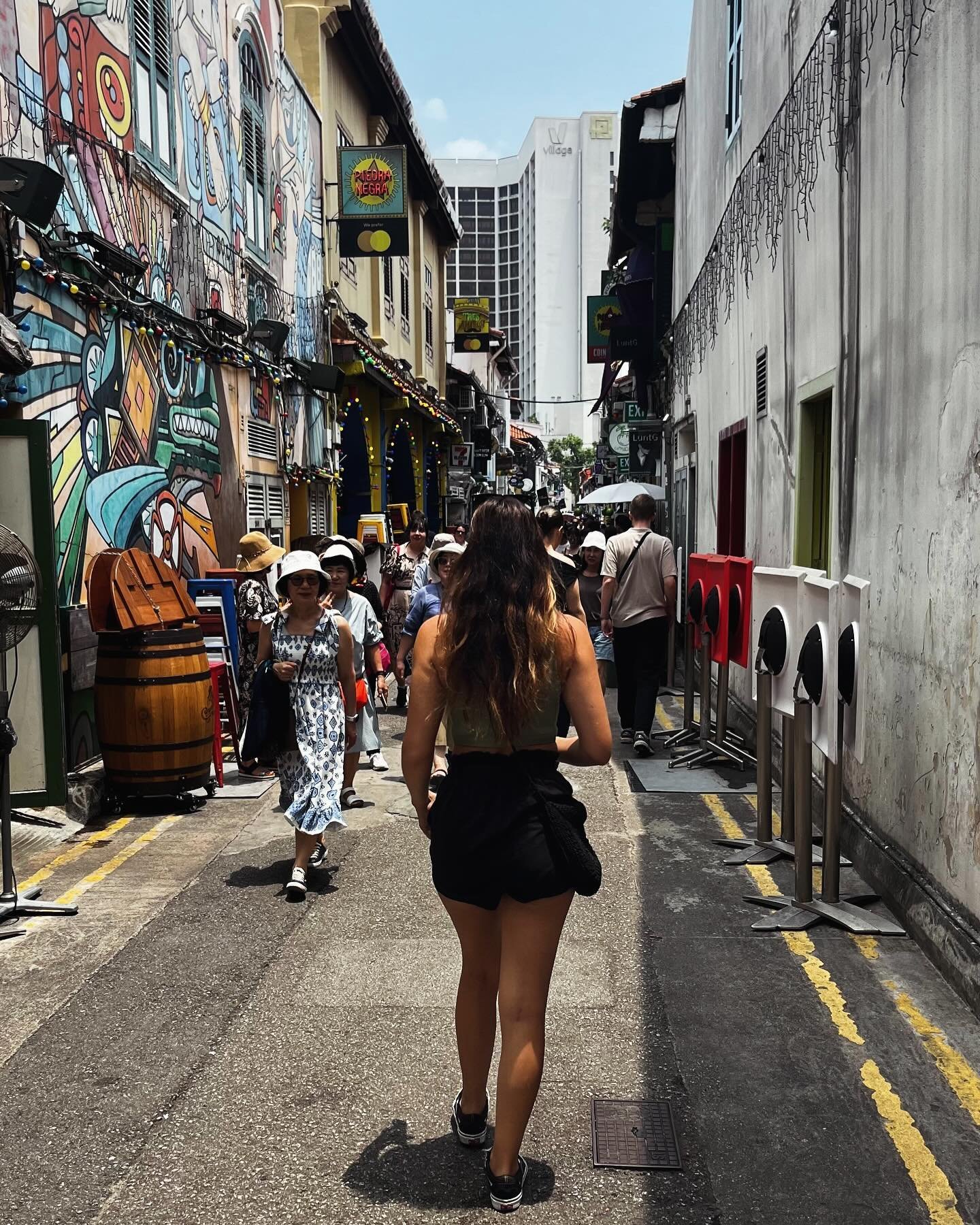 S I N G A P O R E 🇸🇬 &lsquo;24

1. Haji Lane strolls 👟
2. Telok Ayer St - Chinatown (great foodie street) 🍷
3. Sultan Mosque - Kampong Glam 🕌
4. Raffles &amp; Ranges 💸
5. Lau Pa Sat - Hawker market 🍜
6. Singapores finest 🥢
7. Haji by night 🕺