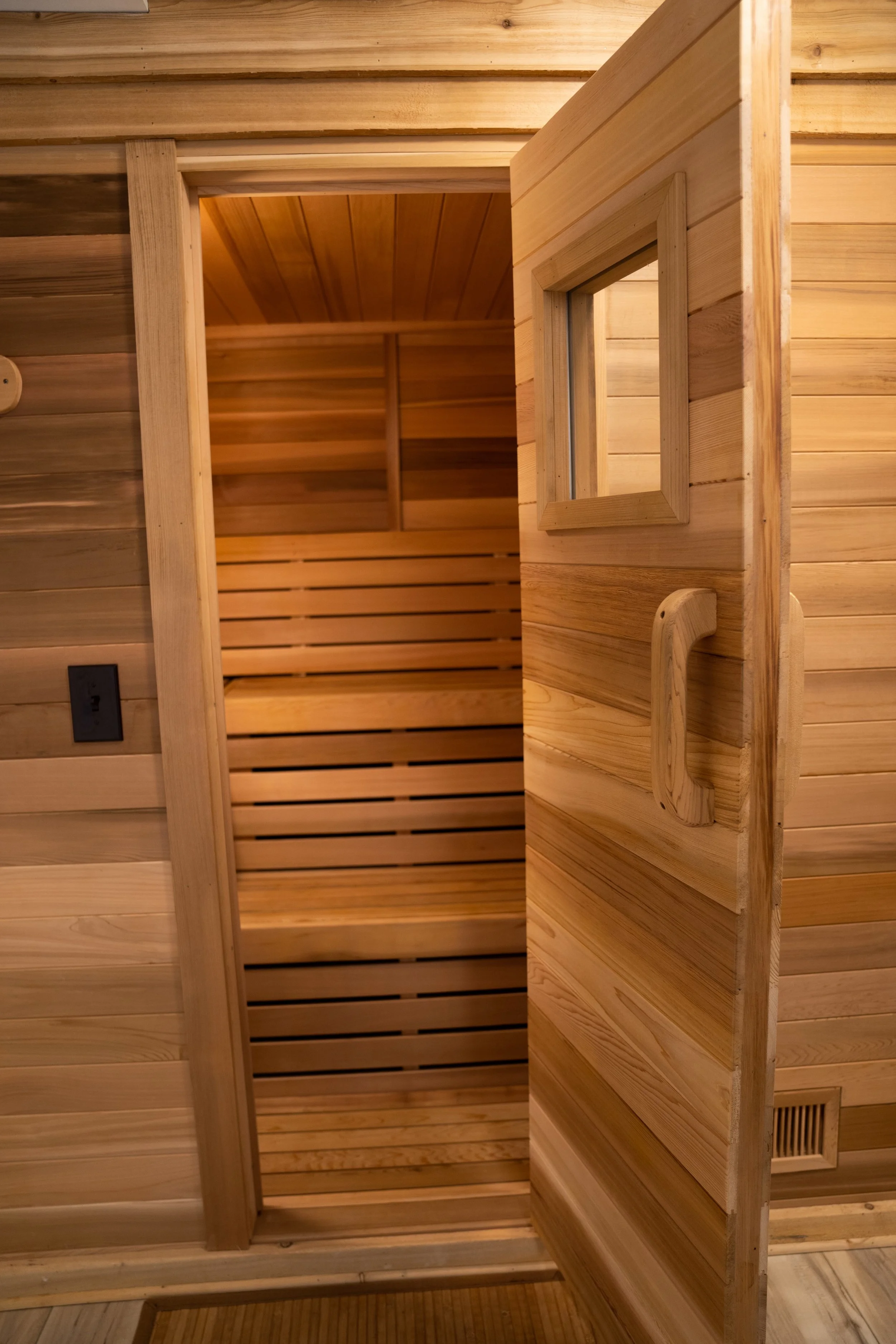  Sauna 
 Infrared 