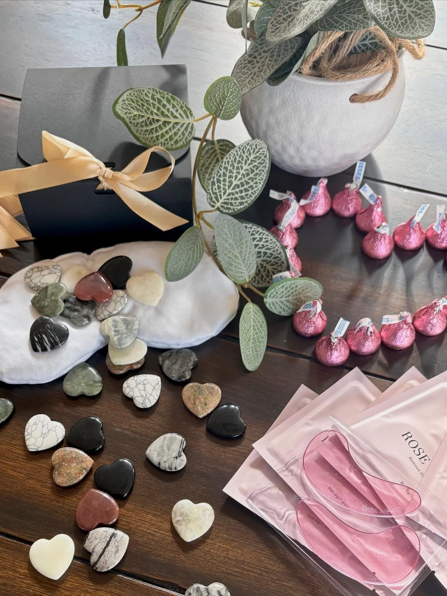 Galentine&rsquo;s Strength &amp; Flow pop-up class THIS FRIDAY with Monica! We&rsquo;ll find strength inside and out while we laugh, sweat, rest, and indulge. There are some spaces left - grab a drop-in for only $16 and enjoy all of these treats 😍 S