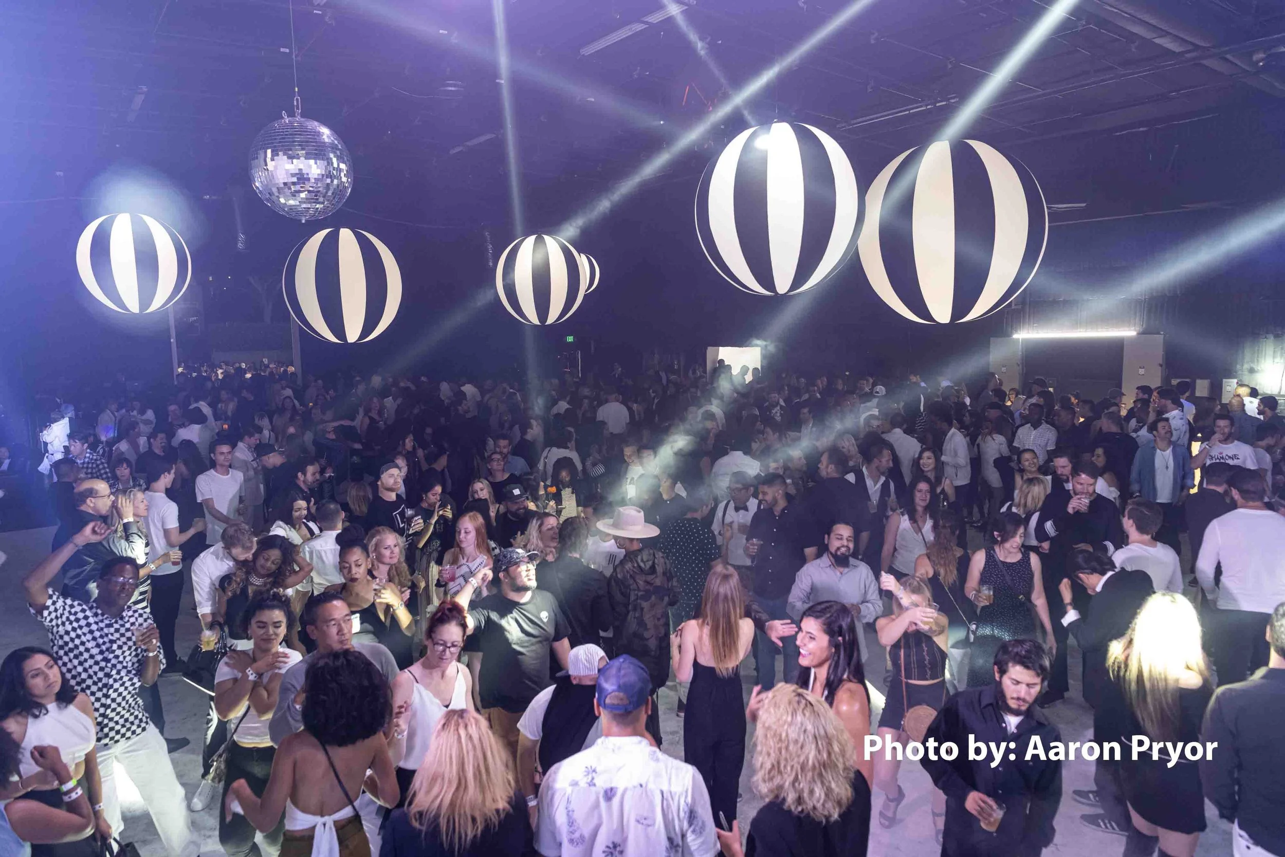 black-and-white-party .jpg