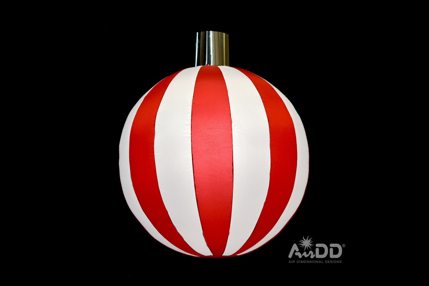 red-white-ornaments-1-uai-2880x1920.jpg