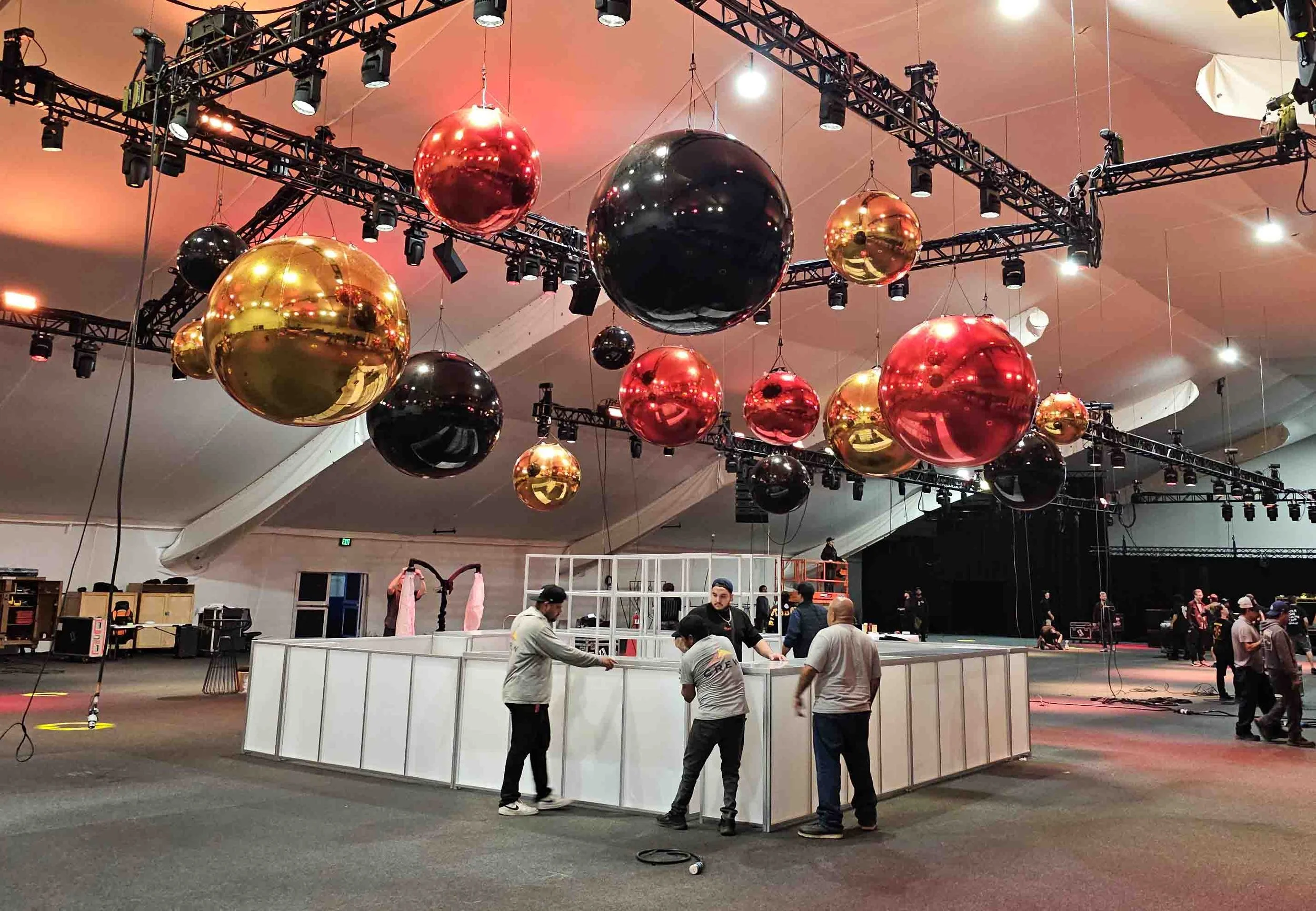 Big Shiny Balls  for rental 