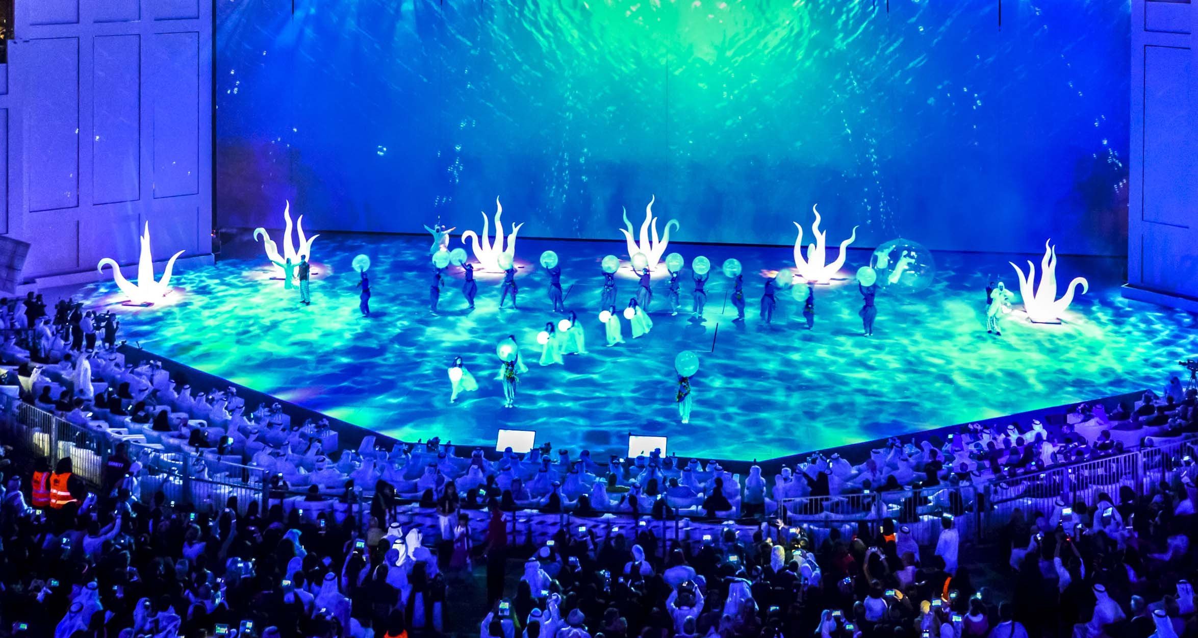 Dubai-stage-production-Under-the-Sea-inflatable-lighting-tentacles.jpg