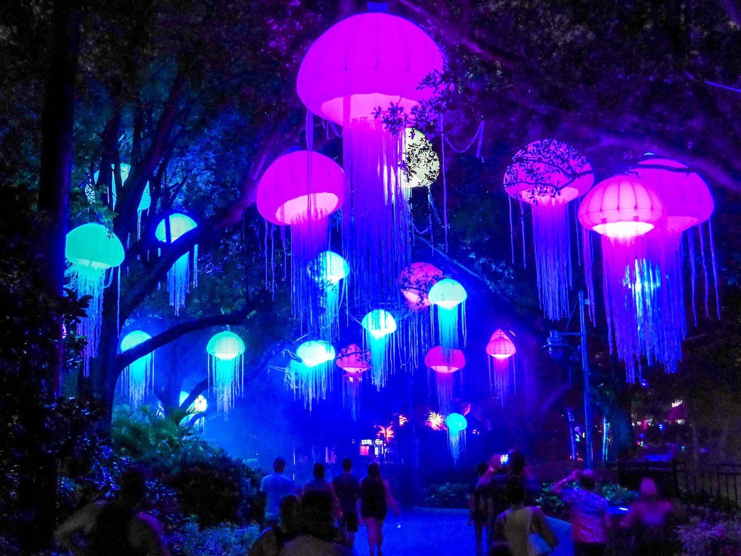 Sea-world-Inflatable-Jellyfish-with-RGB-lights-for-rent.jpg