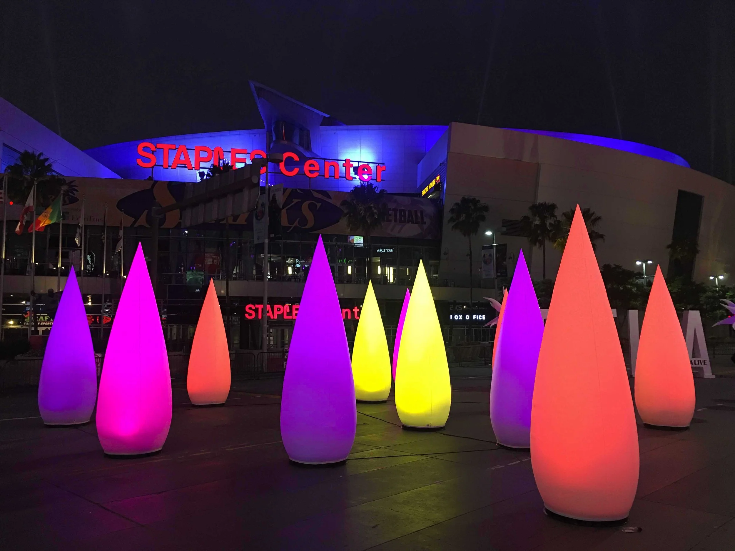 Inflatable-Wick-desing-staple-center-Los-Angeles.jpg