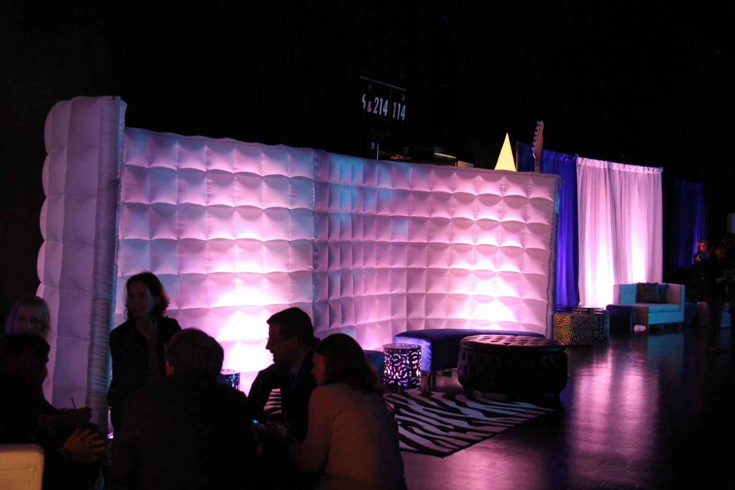 Inflatable-air-wall-for-rental-lounge-event.jpg