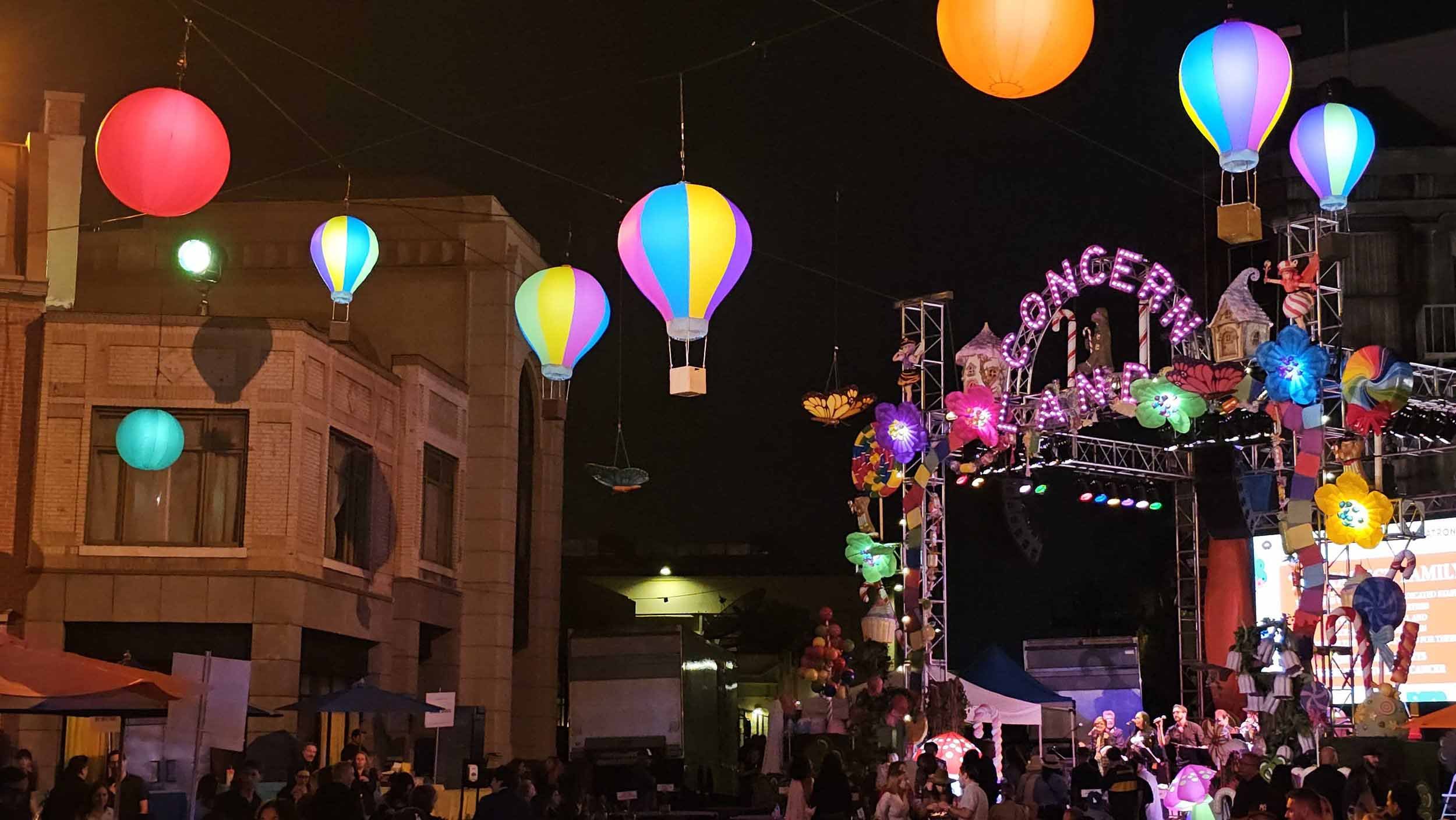 Inflatable-hot-air-balloons-rental-paramount-studios-event.jpg