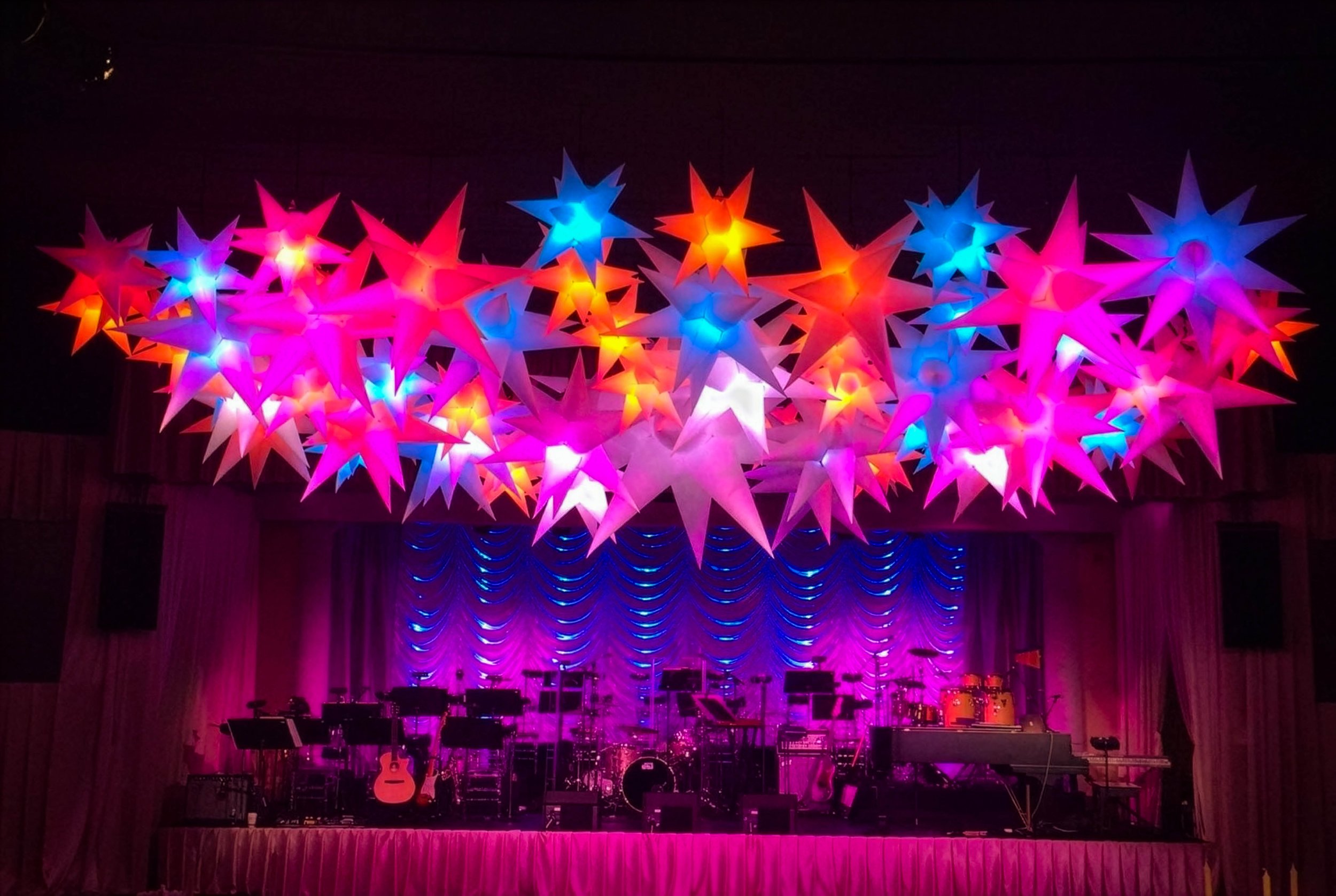 inflatable-stars-with-LED-lighting-stage-decor.jpg