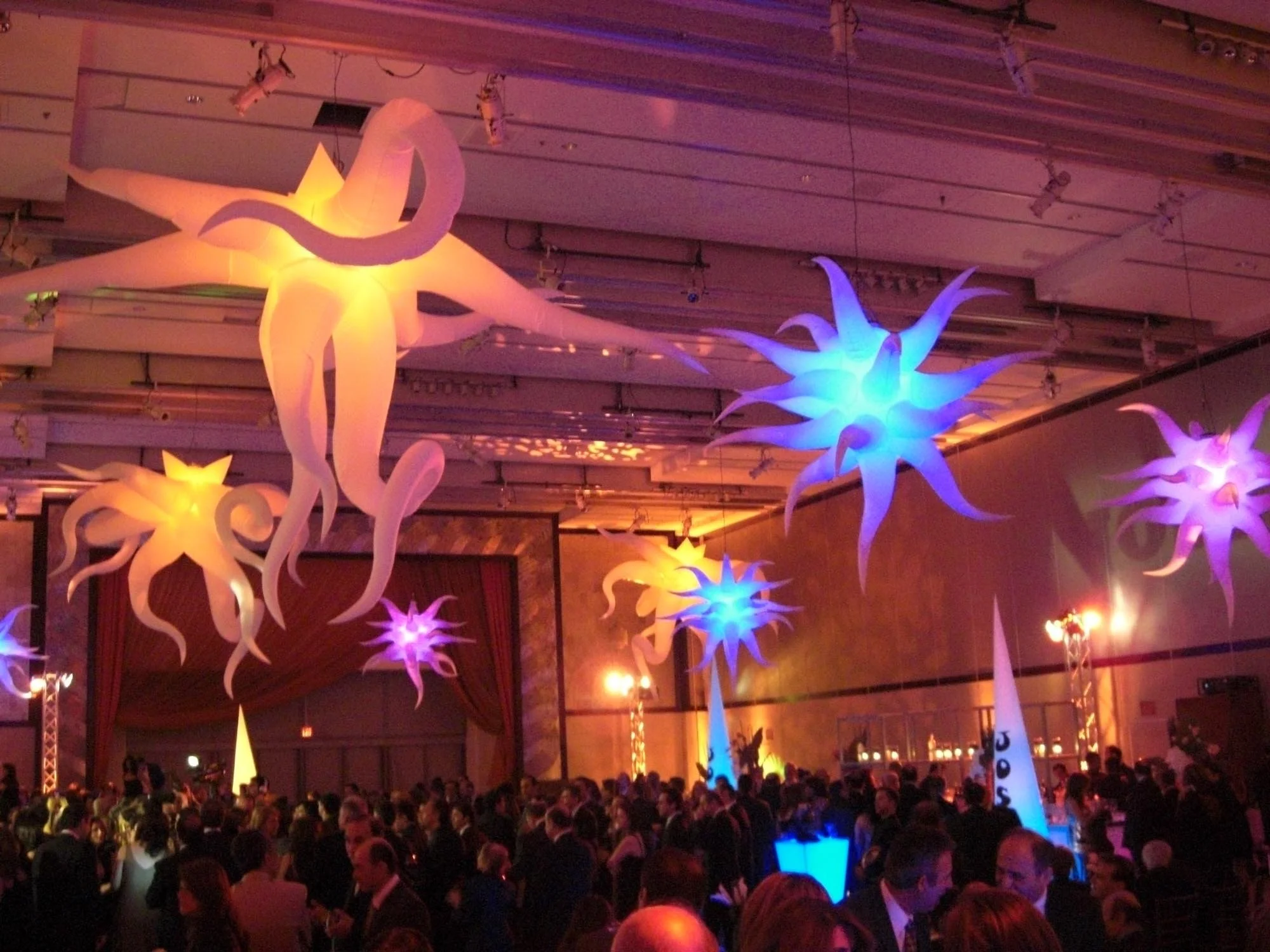 Hollywood-hotel-party.jpg