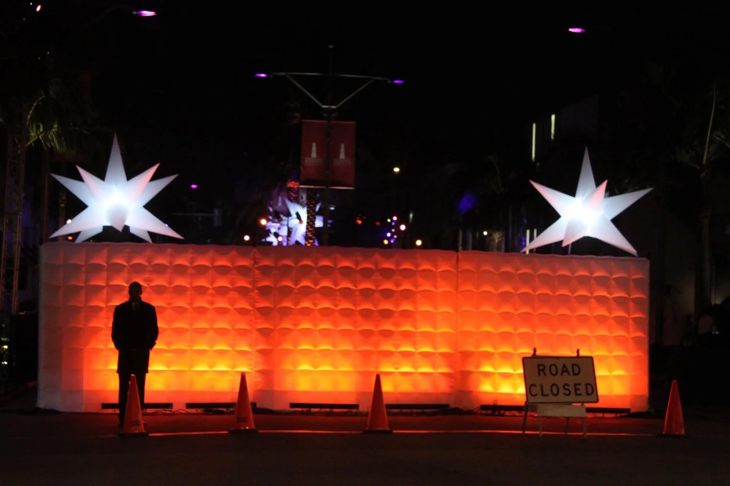 Rodeo-Drive-award-show-with-inflatable-air-walls-stars.jpg