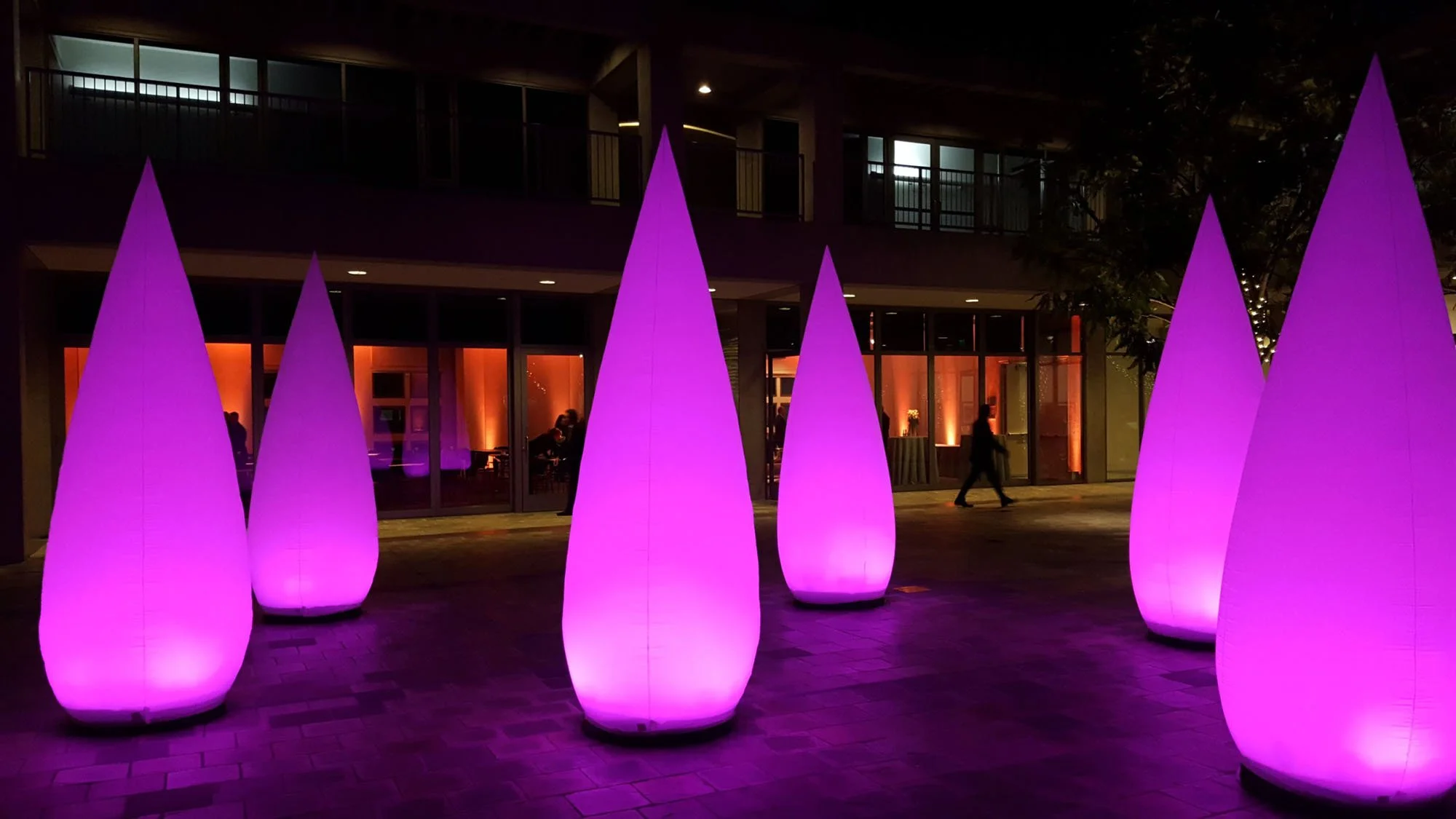 Magenta-infaltable-wick-design-special-event-rental.jpg