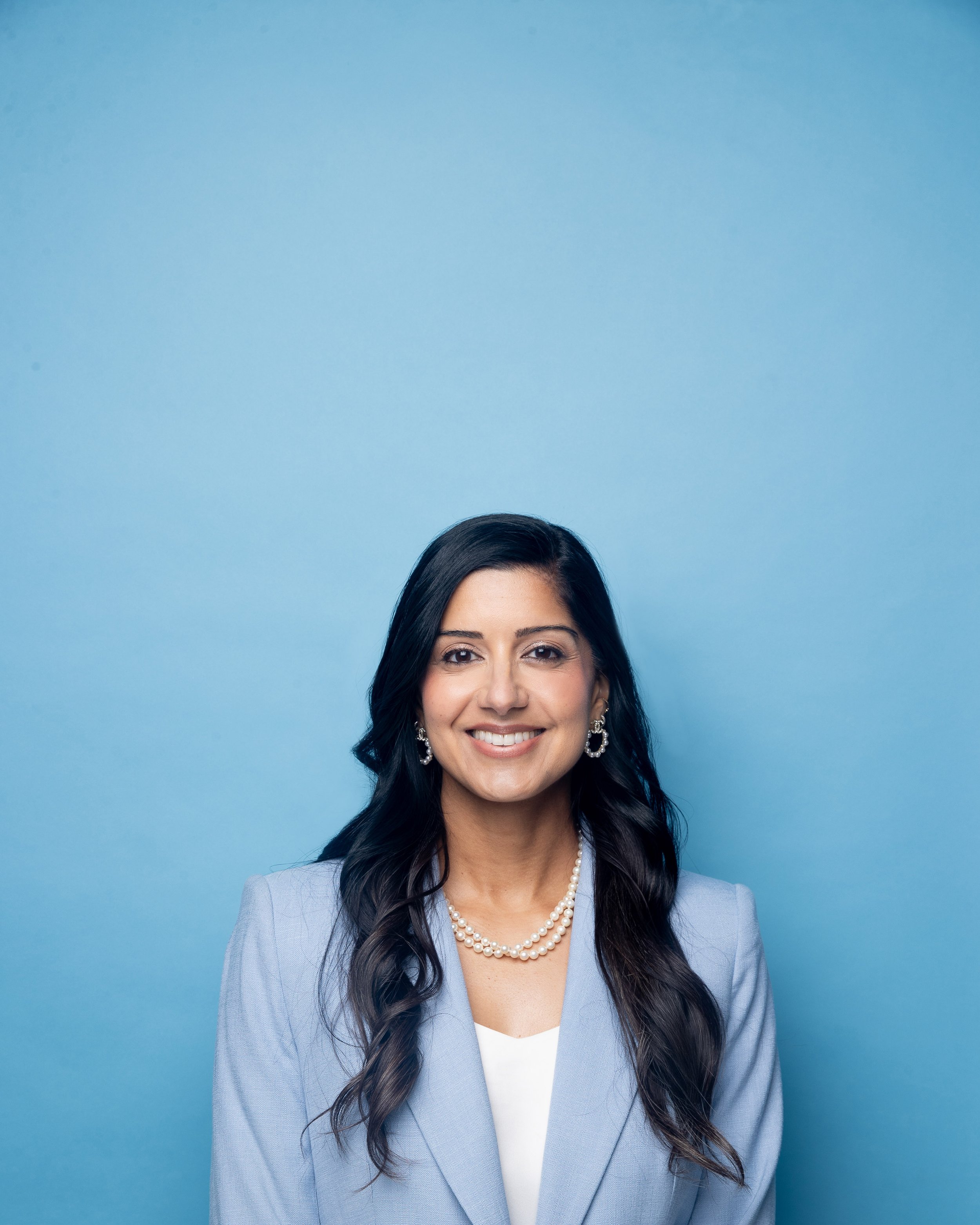       
  
    I recently had the opportunity to photograph Shivali Sharma, a Shoppers Drug Mart pharmacy owner, for an editorial feature. The assignment brought her into my Edmonton photography studio, where the goal was to create a portrait that fel