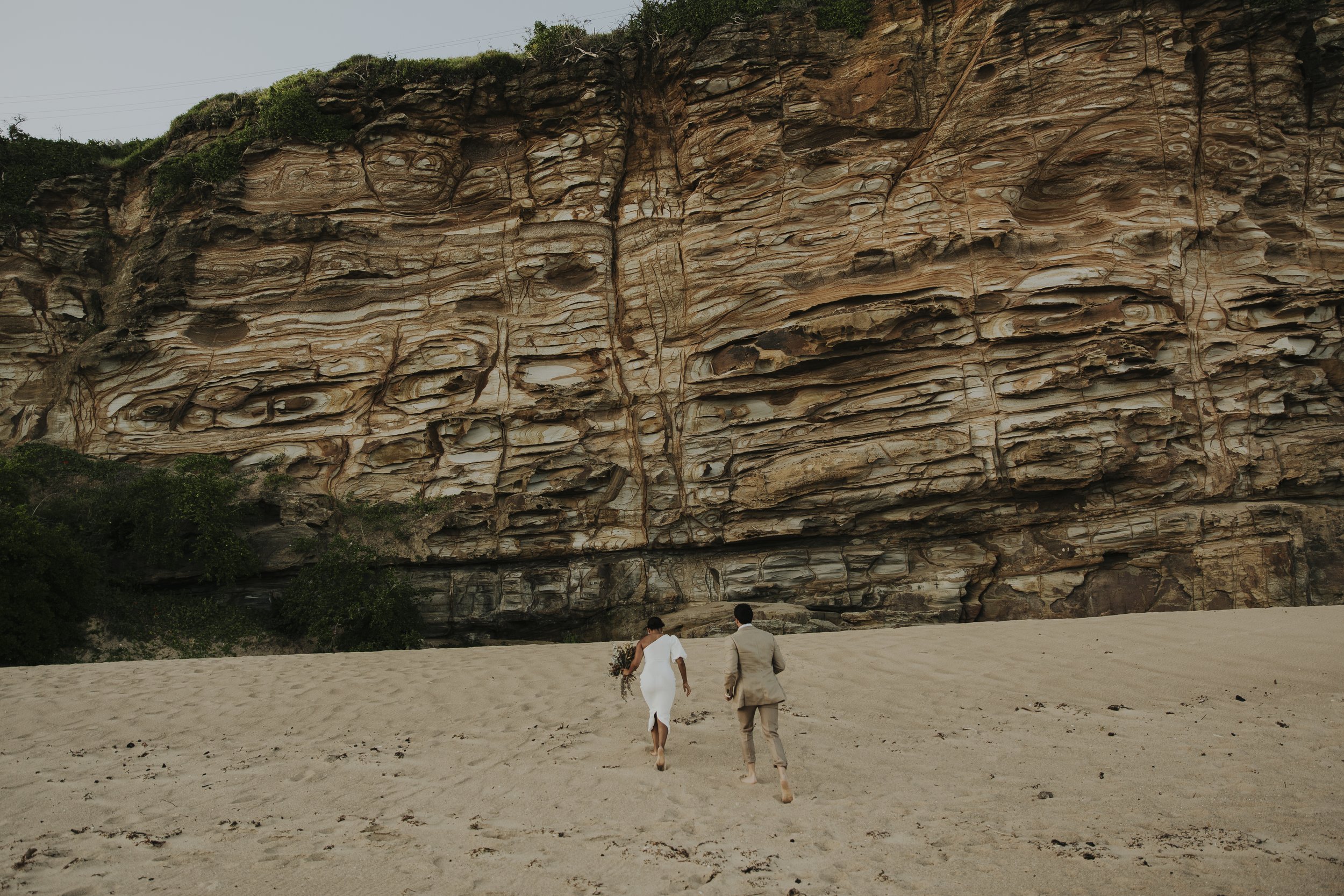 Illawarra elopement photographer capturing micro weddings and elopements across Sydney, Wollongong and NSW. Available worldwide.