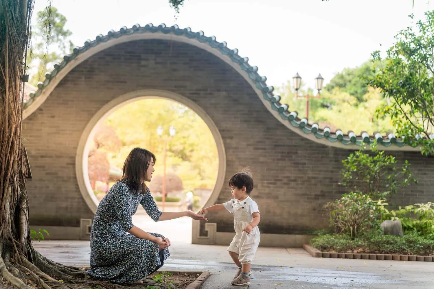 Family portrait session at Lingnan Garden, Mei Foo