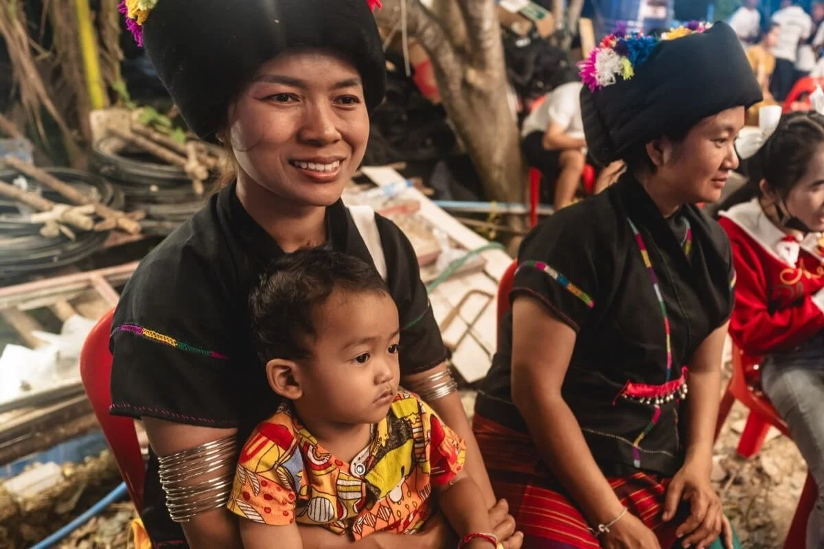 Lua women in traditional dress