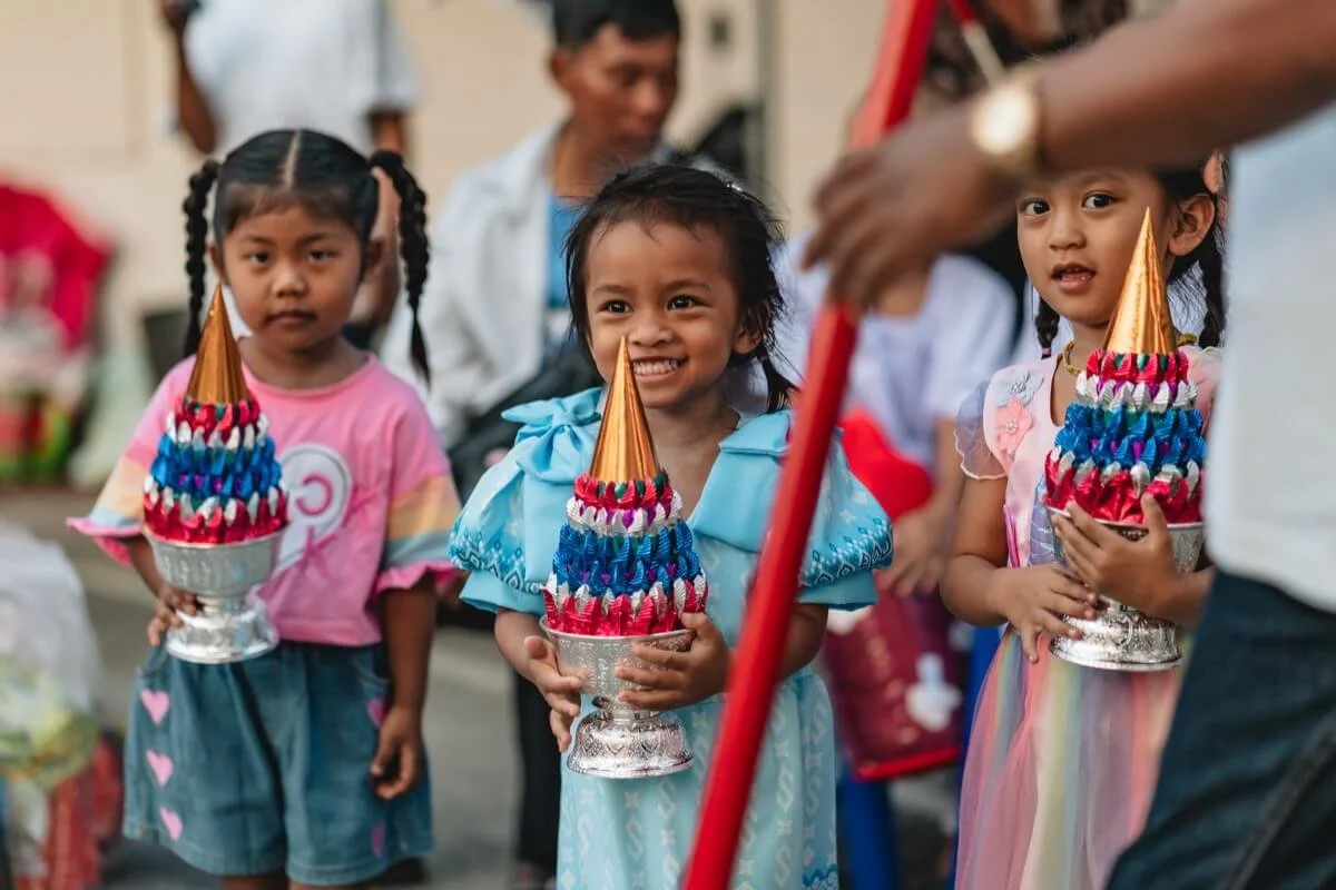 Lua girls at Wat Sala Daeng, Bang Waek