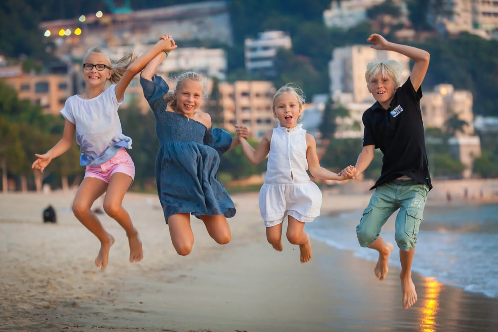 repulse bay big family photos hong kong beach