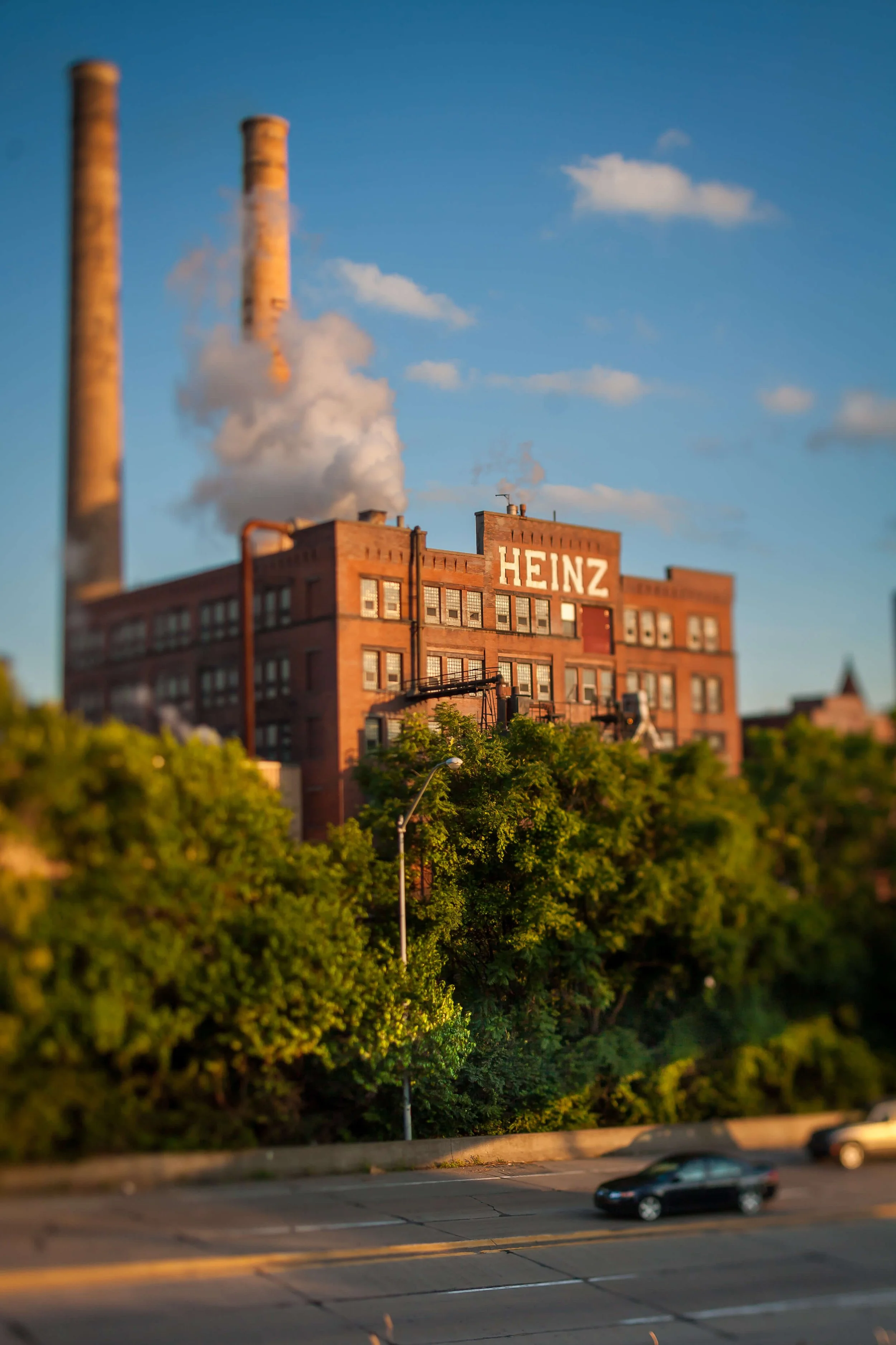 Heinz building, Pittsburgh, USA — tilt-shift photo by HK photographer