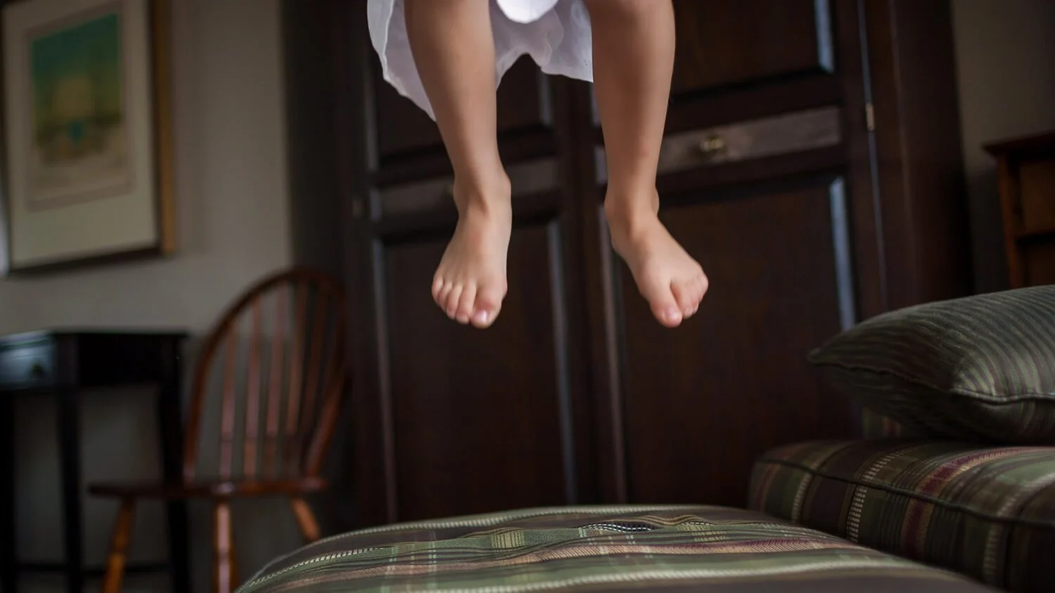 Kid jumps in home studio, HK