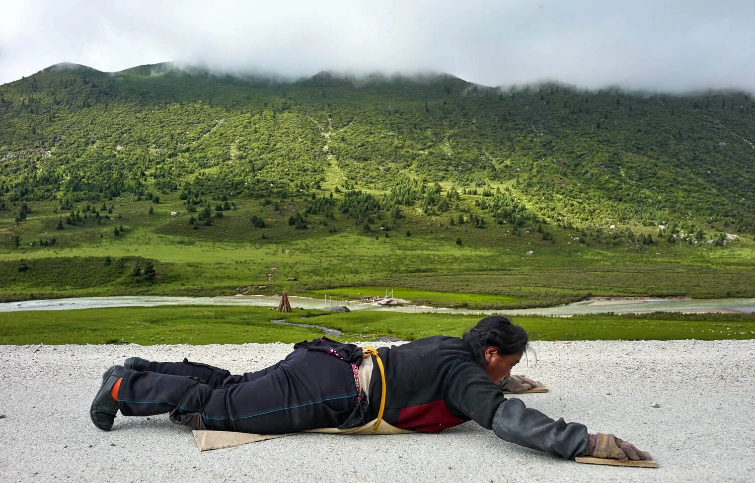 pilgrim-tibet-ian-taylor-kham.jpg