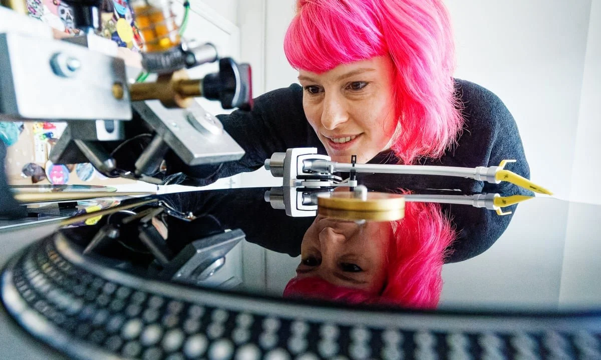 How Pressing Vinyl Records Works and What It Means for Mastering