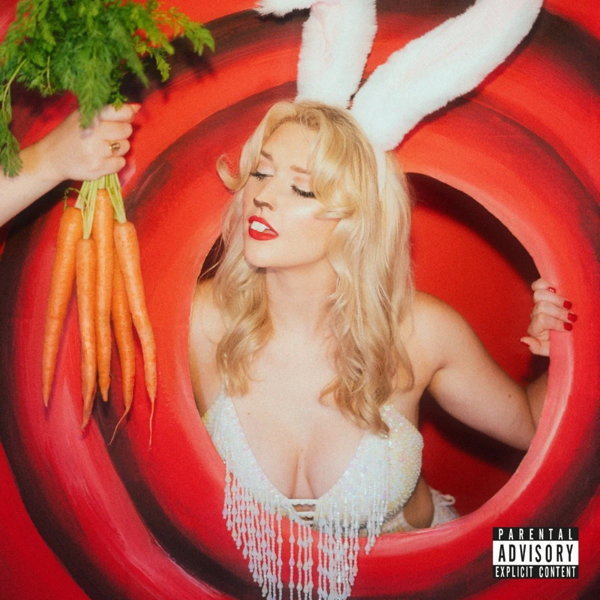  Maddie Ettrich  Small Town Beauty Queen  Producer: Todd Wright Mix Engineer: Ethan Mentzer
  
 DIGITAL 