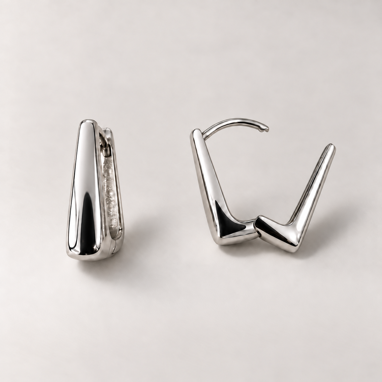 White Gold Earring Clasp Detail.png