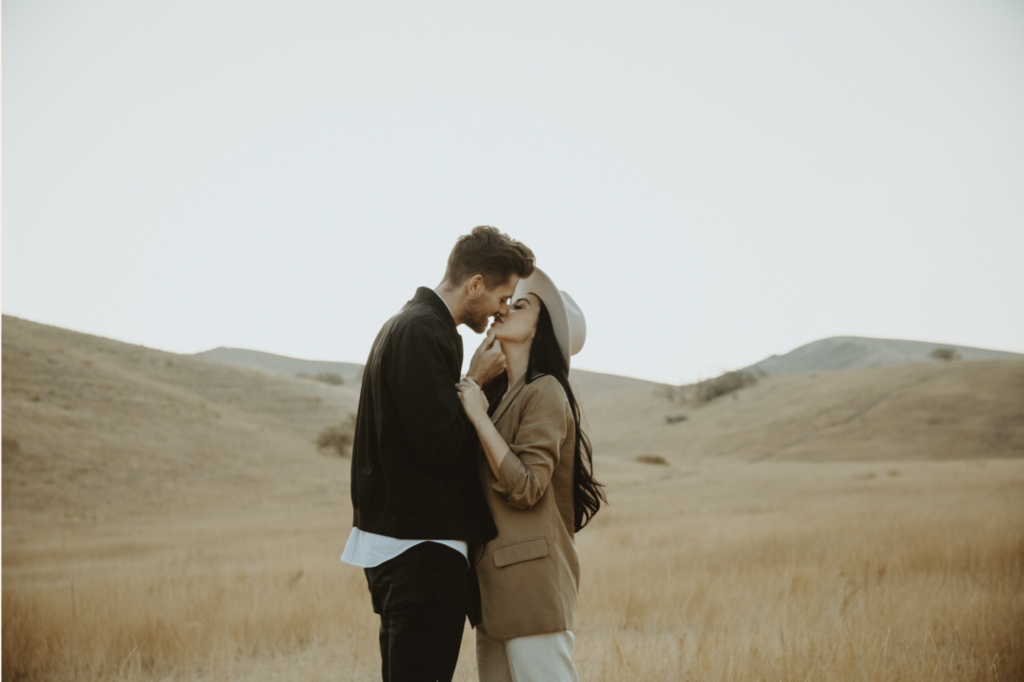 Sunrise Couples Session at Tunnel Springs Park in Utah