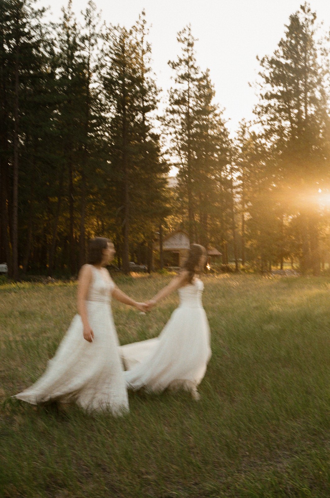 Mazama Inn Mazam wedding photographer - Washington Elopement and Wedding Photographer 1.jpg