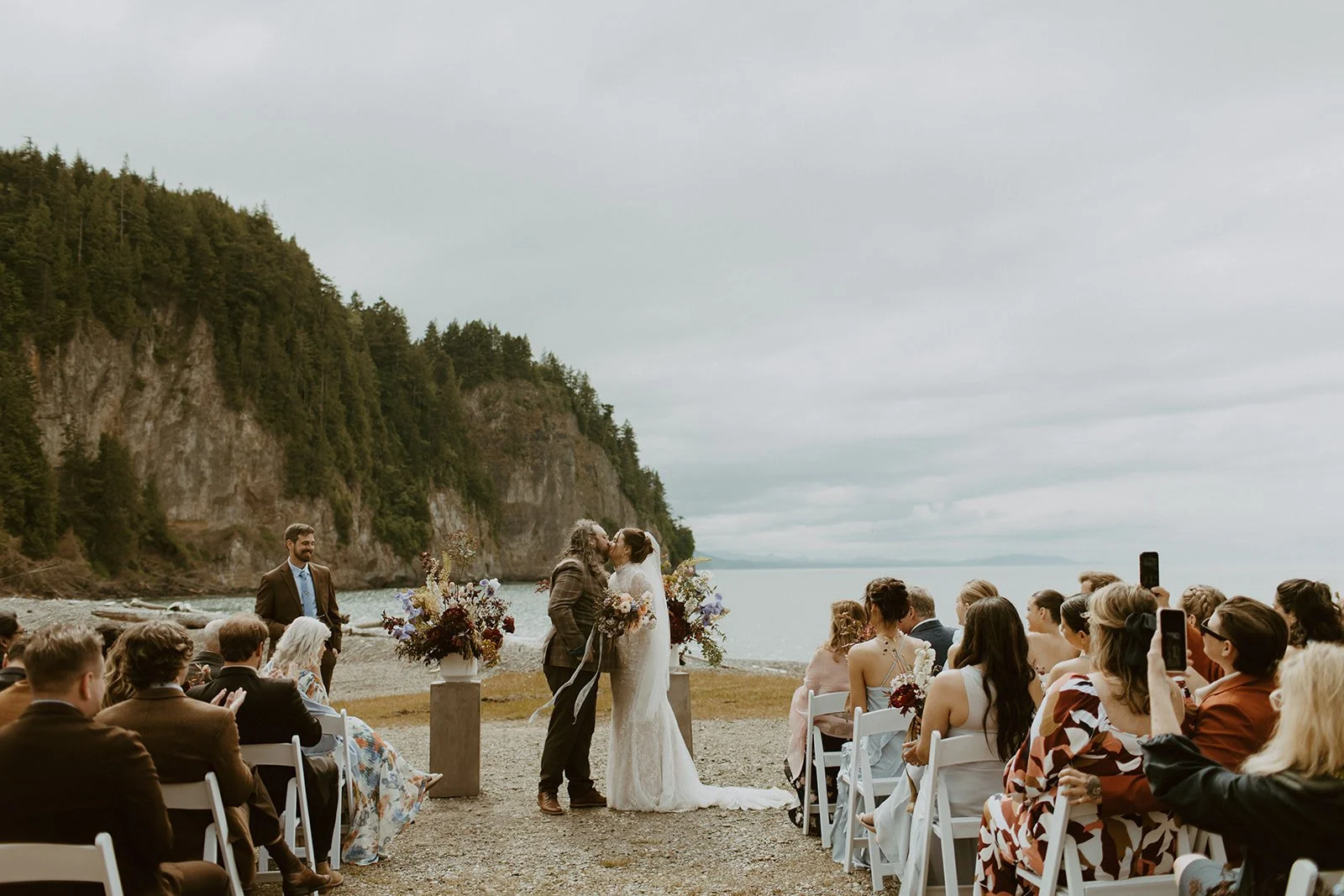 An oceanside wedding ceremony in Western Washington