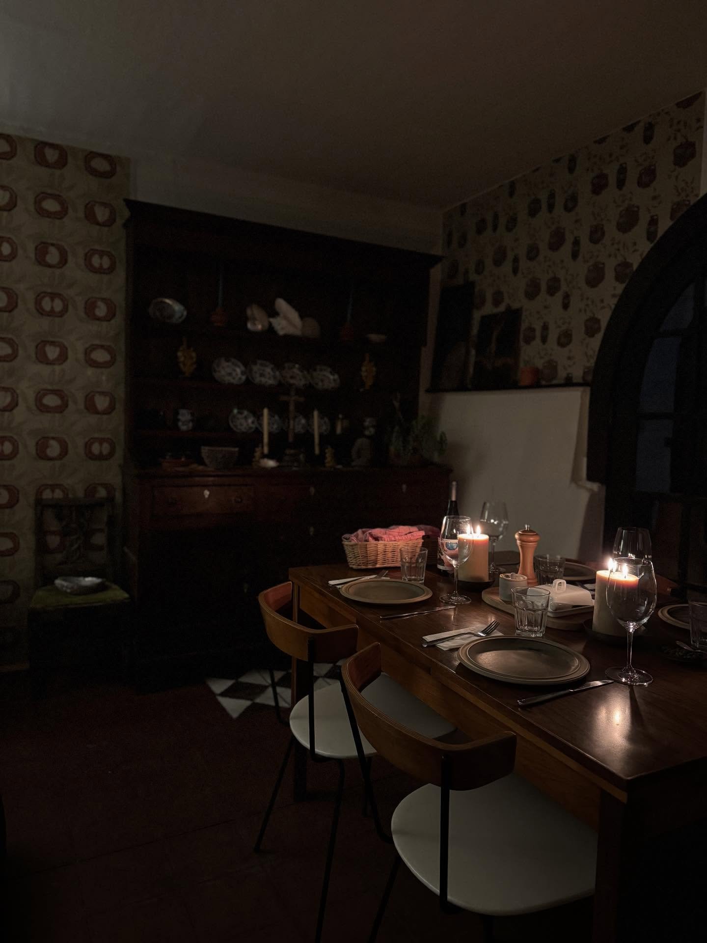 #nikiwadlington #wallpaper #interior #interiordesign #wallcovering