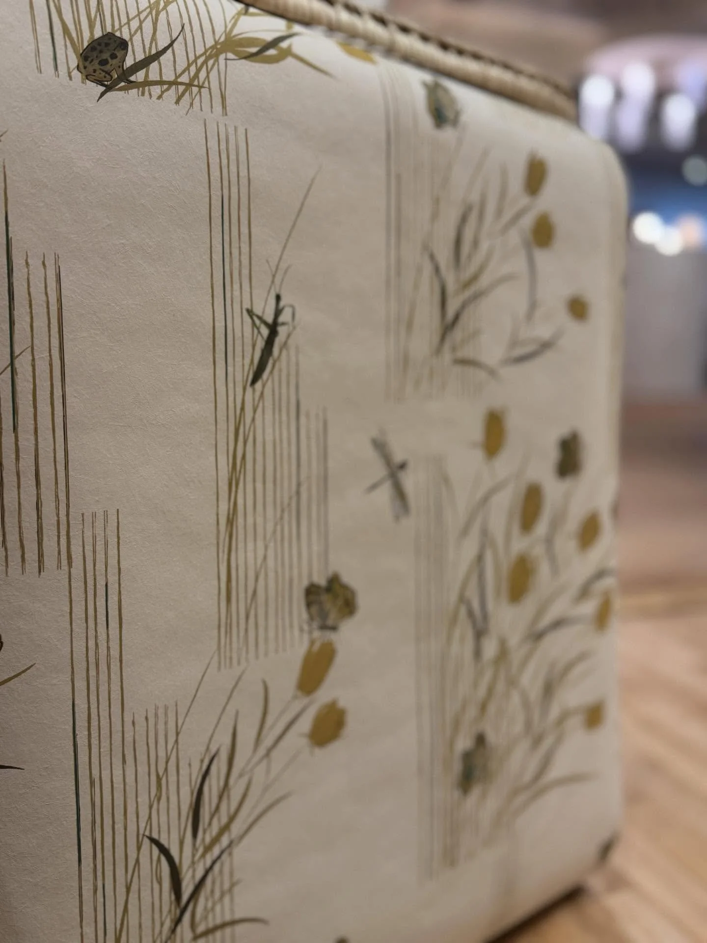 Ikebana is hand-painted and then printed on textured rice paper. #nikiwadlington #wallpaper #wallcovering #interiordetails