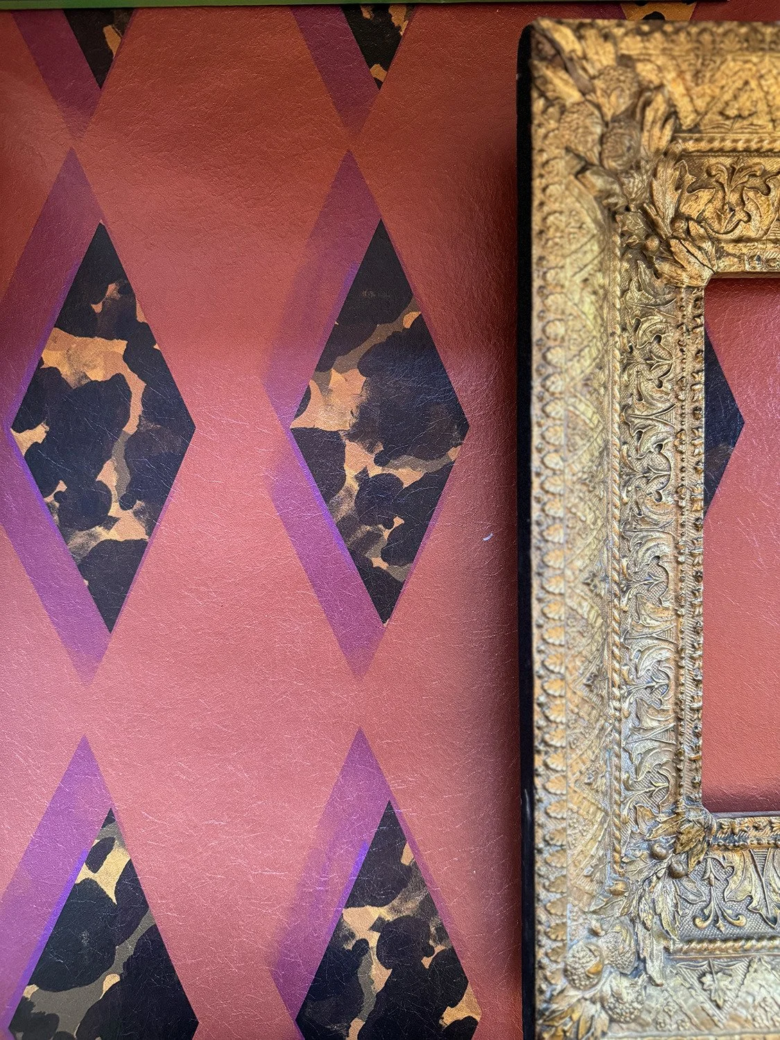 Tortoiseshell Harlequin in Saffron. #nikiwadlington #wallpaper #wallcoverings #interiordesign #interiors