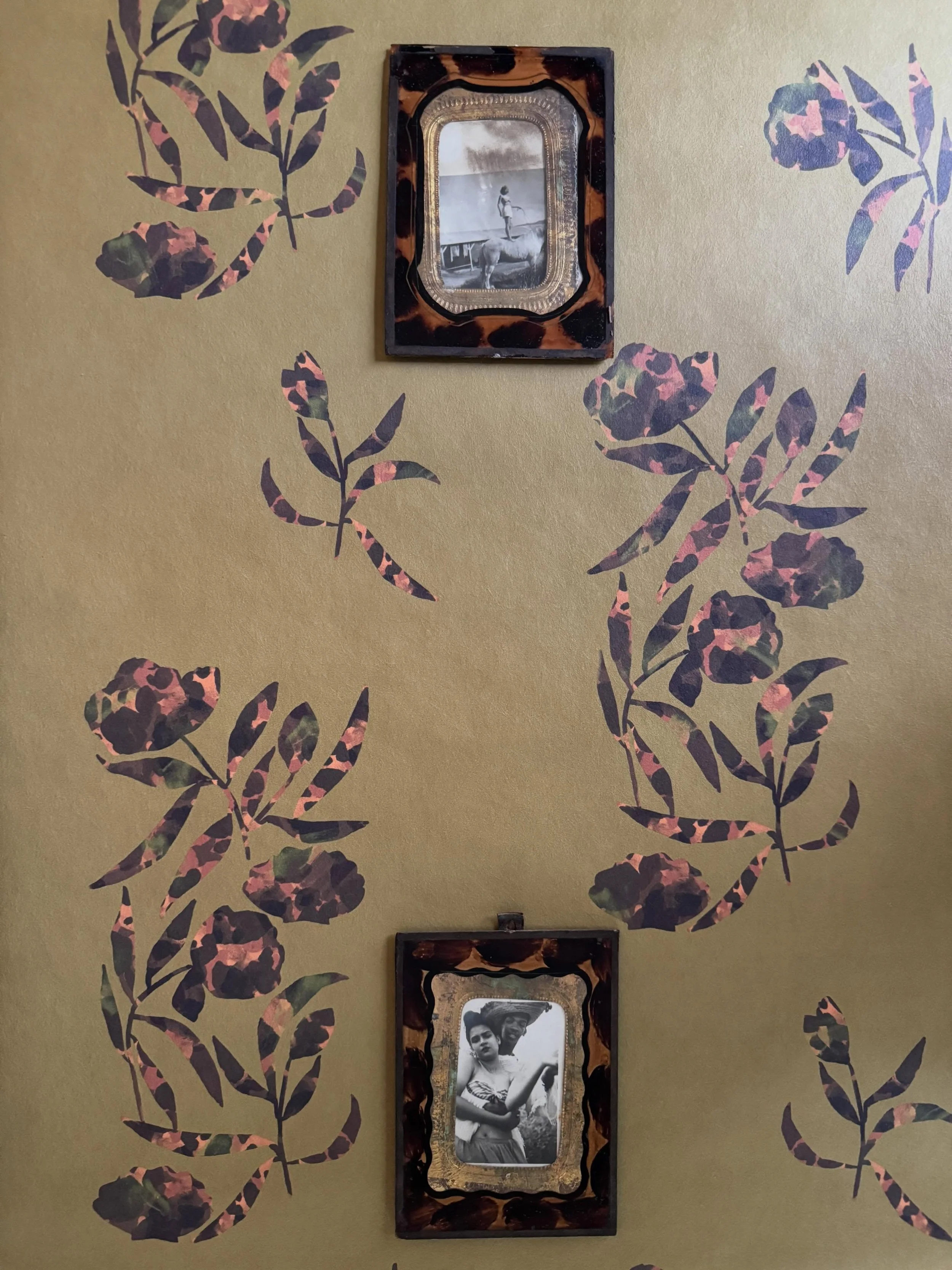 Tortoiseshell Botanical in Olive. #wallpaper #wallcovering #interiors #interiordesign #nikiwadlington