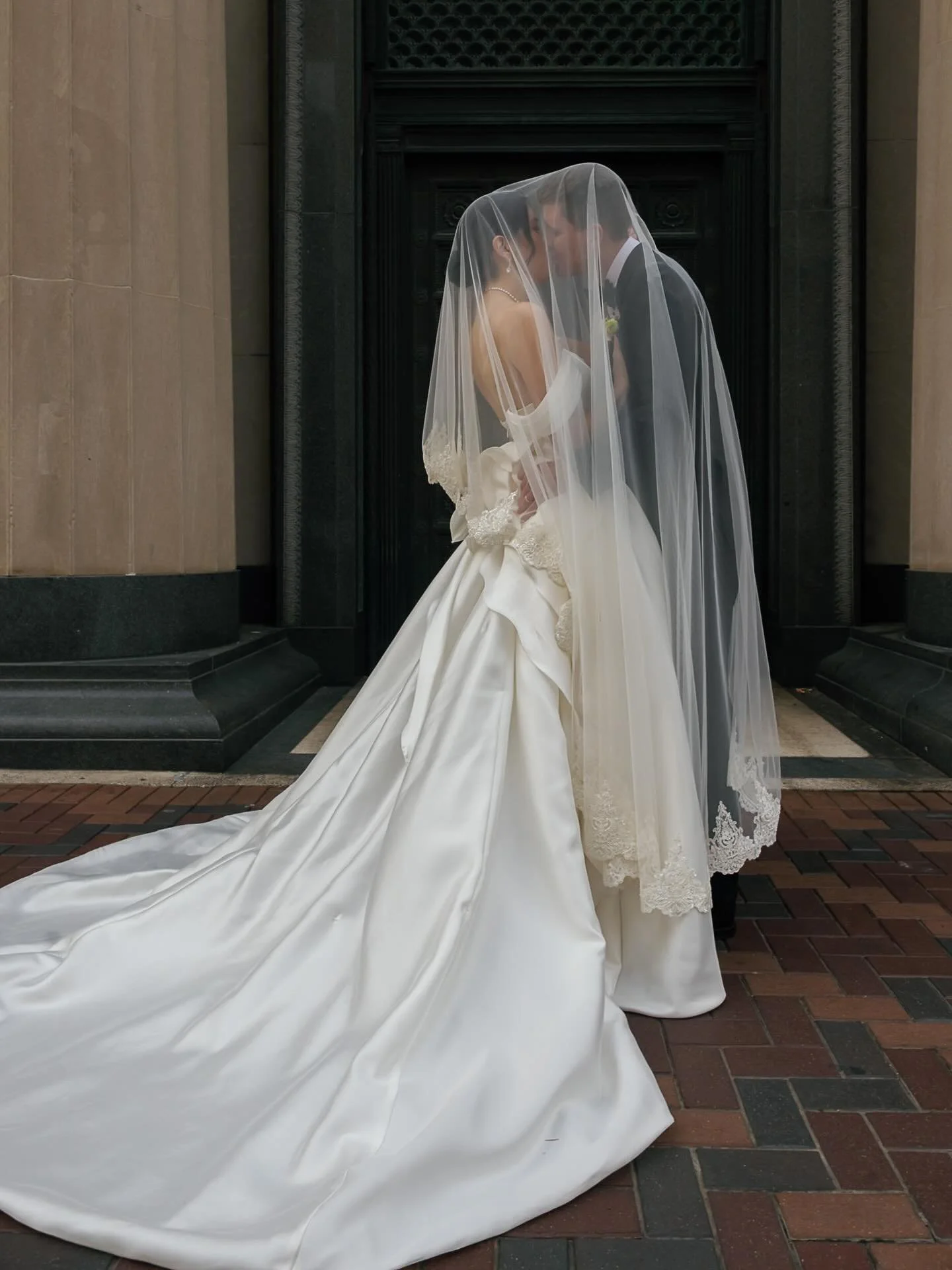 Kaylee said to me that she wanted her wedding to seem cohesive and classy and I think she NAILED IT!