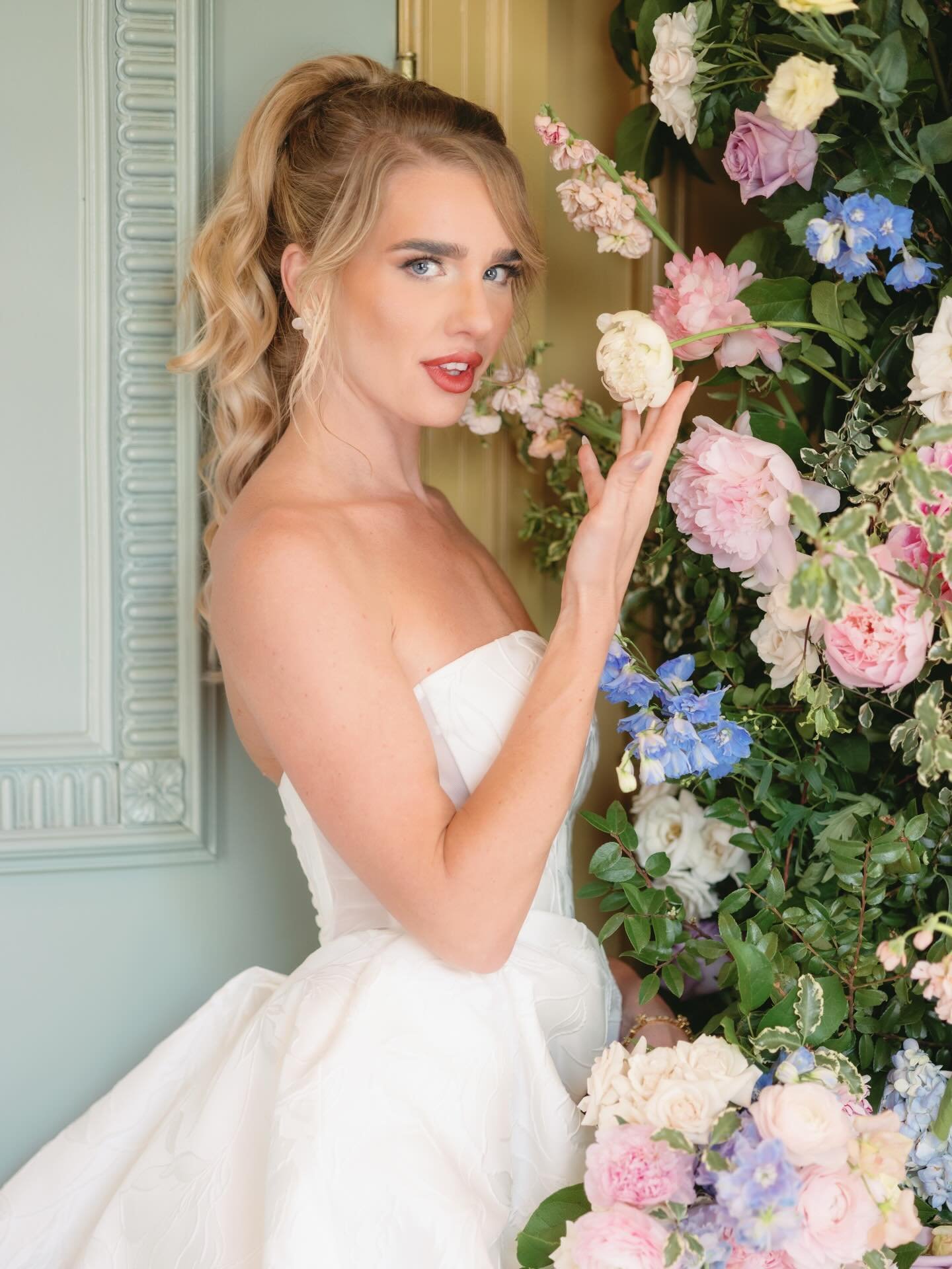 When the install is giving editorial, portraits follow suit!