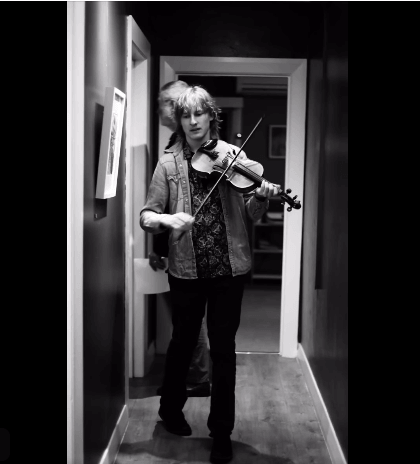 Celtica Tasmanica performing Celtic violin music in a doorway, wedding entertainment in North West Tasmania