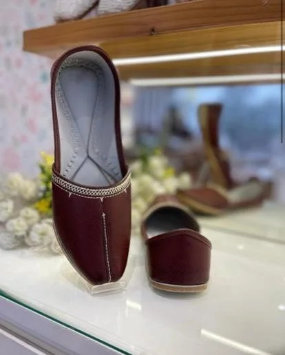 MEN BROWN ROUND JUTTI